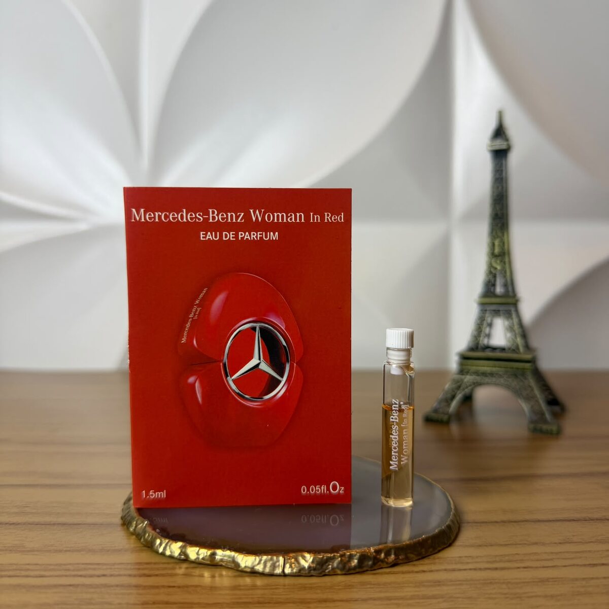 Amostra Mercedes-Benz In Red